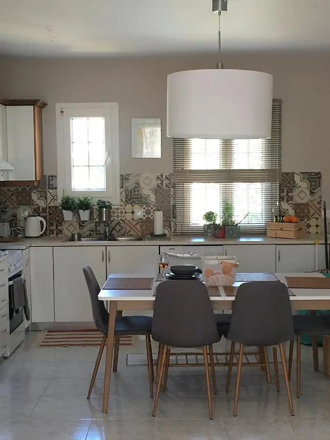 Filippos Apartments アルゴストリオン ギリシャ