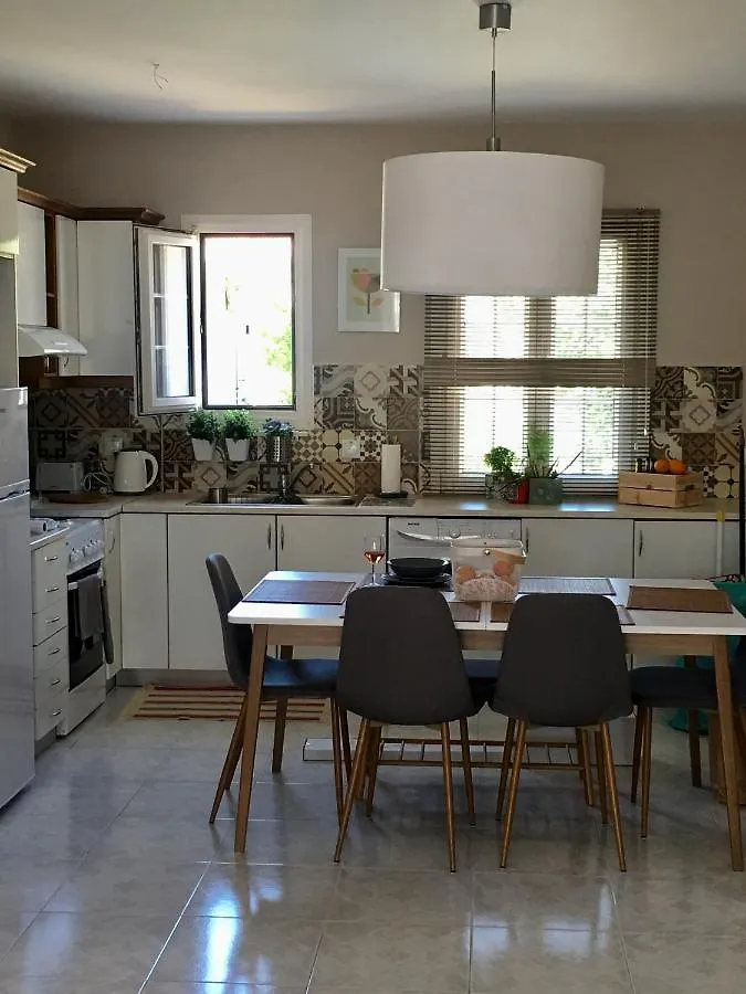 Filippos Apartments アルゴストリオン
